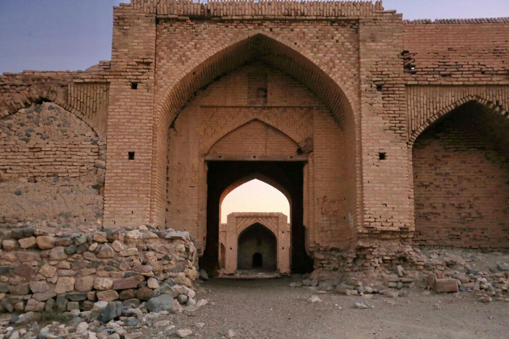 ۱۰ اثر تاریخی استان مرکزی در انتظار سرمایهگذار