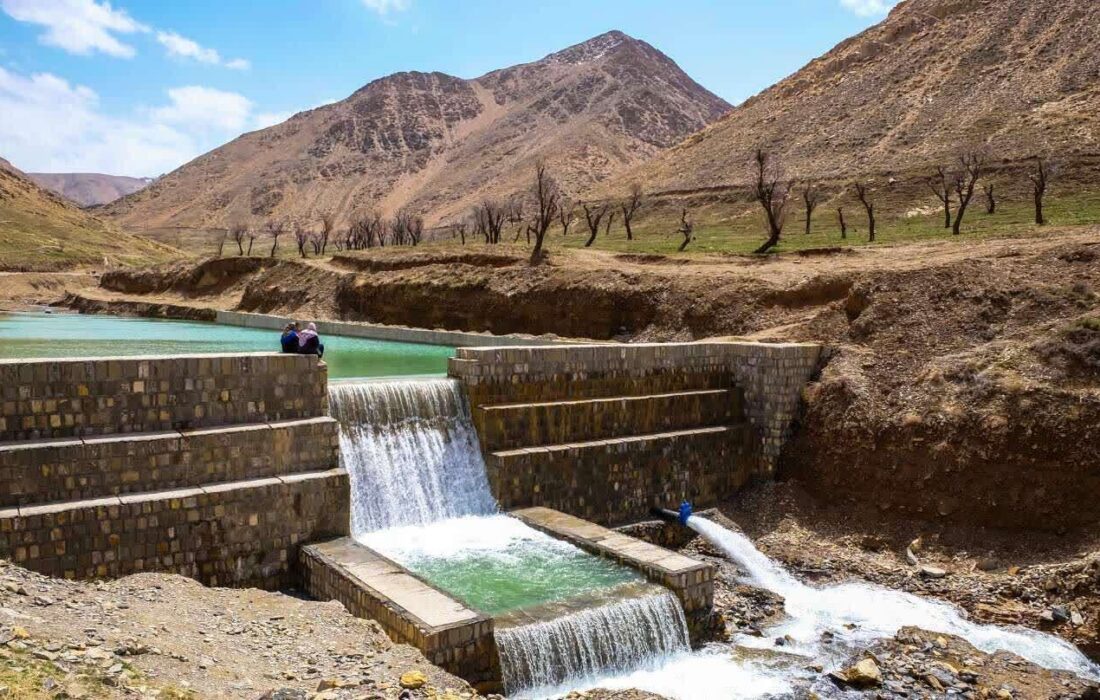 کاشت بذر بادام در ۱۴ هکتار از اراضی پارک آبخیز گردو شهرستان اراک