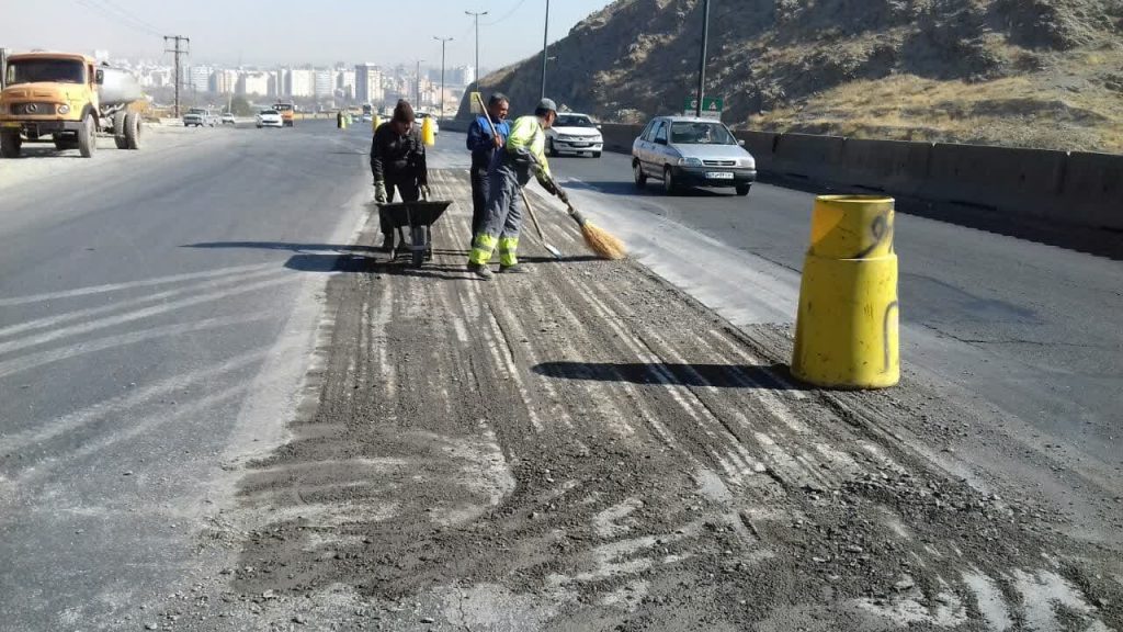 ترمیم آسفالت فرسوده کمربندی جنوبی در دست اجرا